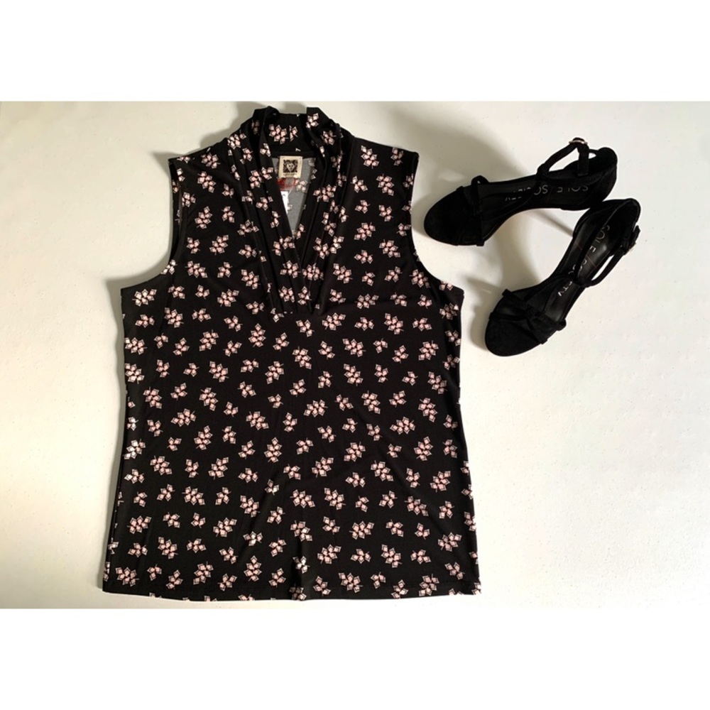 BRAND NEW‼️ Anne Klein Printed Pleated-V-Neck Top